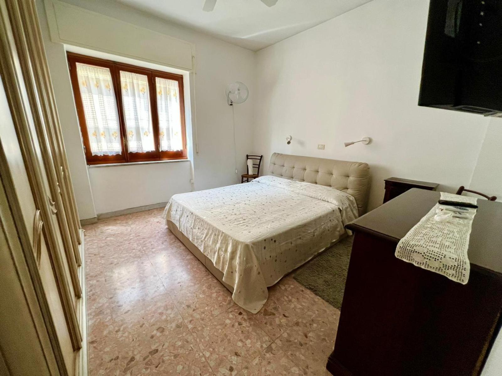 Casa Relax Nel Centro Storico Con Posto Auto Apartment Vico Equense Bagian luar foto
