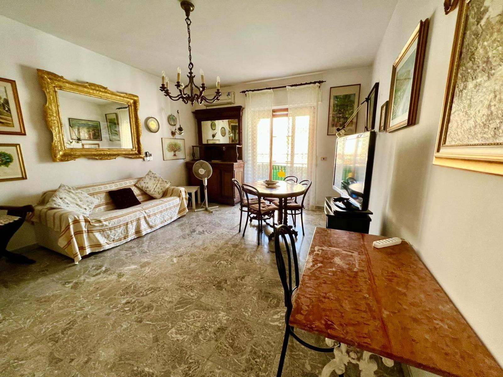 Casa Relax Nel Centro Storico Con Posto Auto Apartment Vico Equense Bagian luar foto