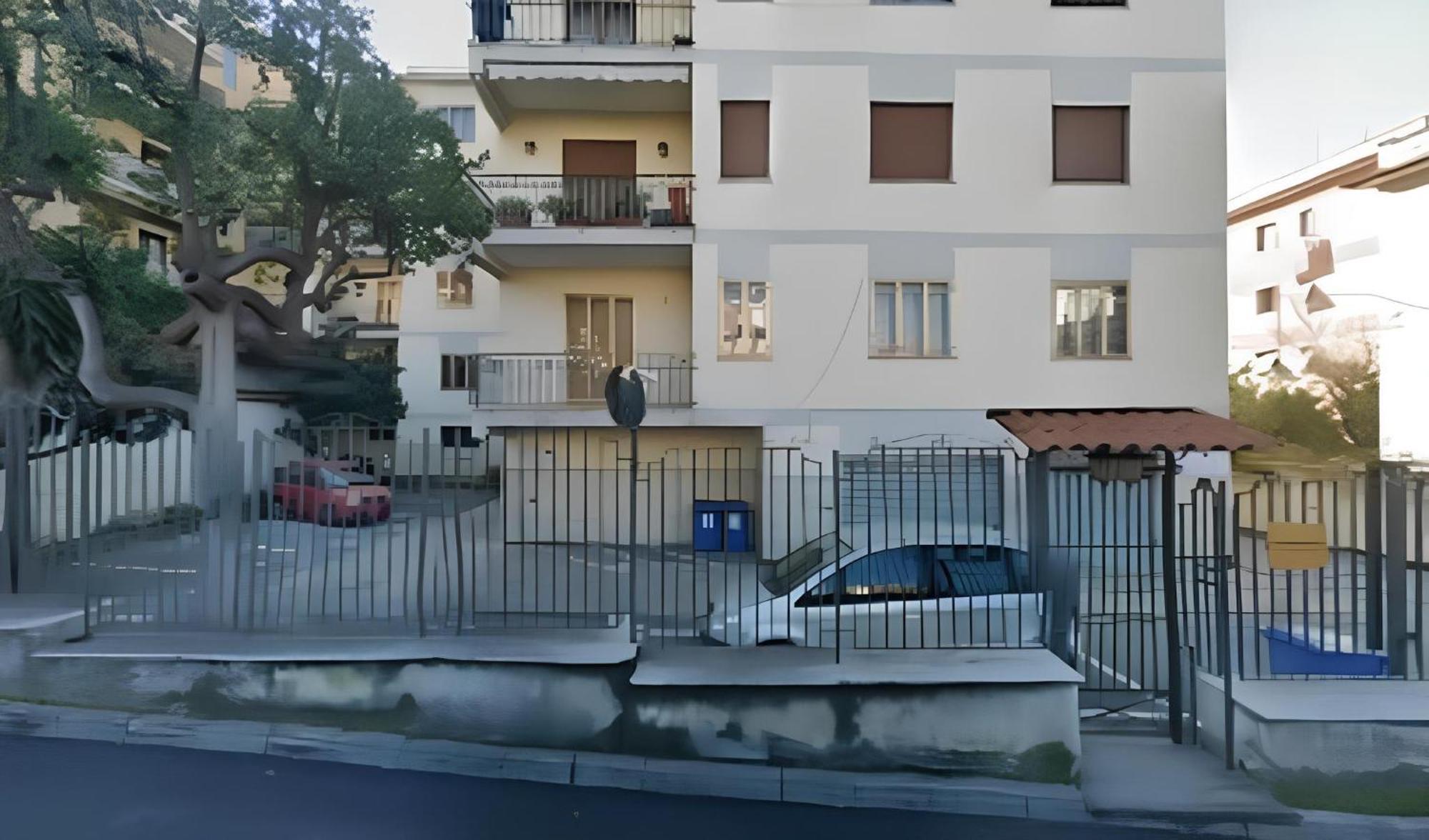 Casa Relax Nel Centro Storico Con Posto Auto Apartment Vico Equense Bagian luar foto